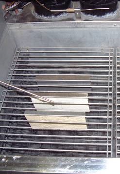 建築用外装材料の耐凍害性試験(気中凍結水中融解法)