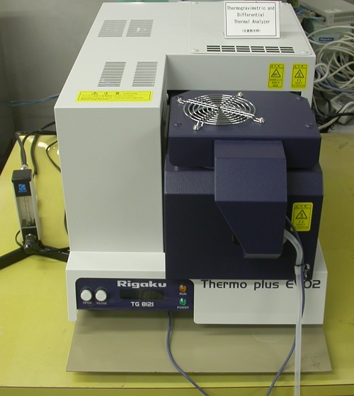 熱分析装置（示差熱天秤（TG-DTA））